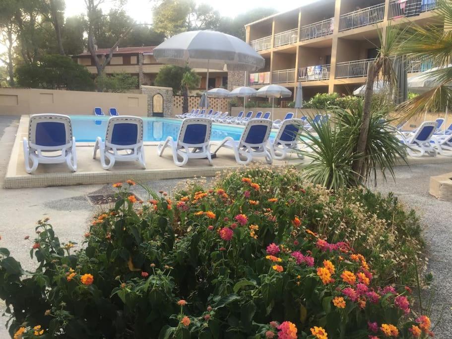 Les Appartements De La Marina Sanary-sur-Mer Exterior foto